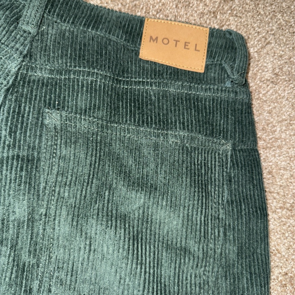 NWT Women's MOTEL BOOTLEG JEANS IN CORD FOREST GREEN Corduroy SM 44 33 L Inseam - Picture 6 of 6